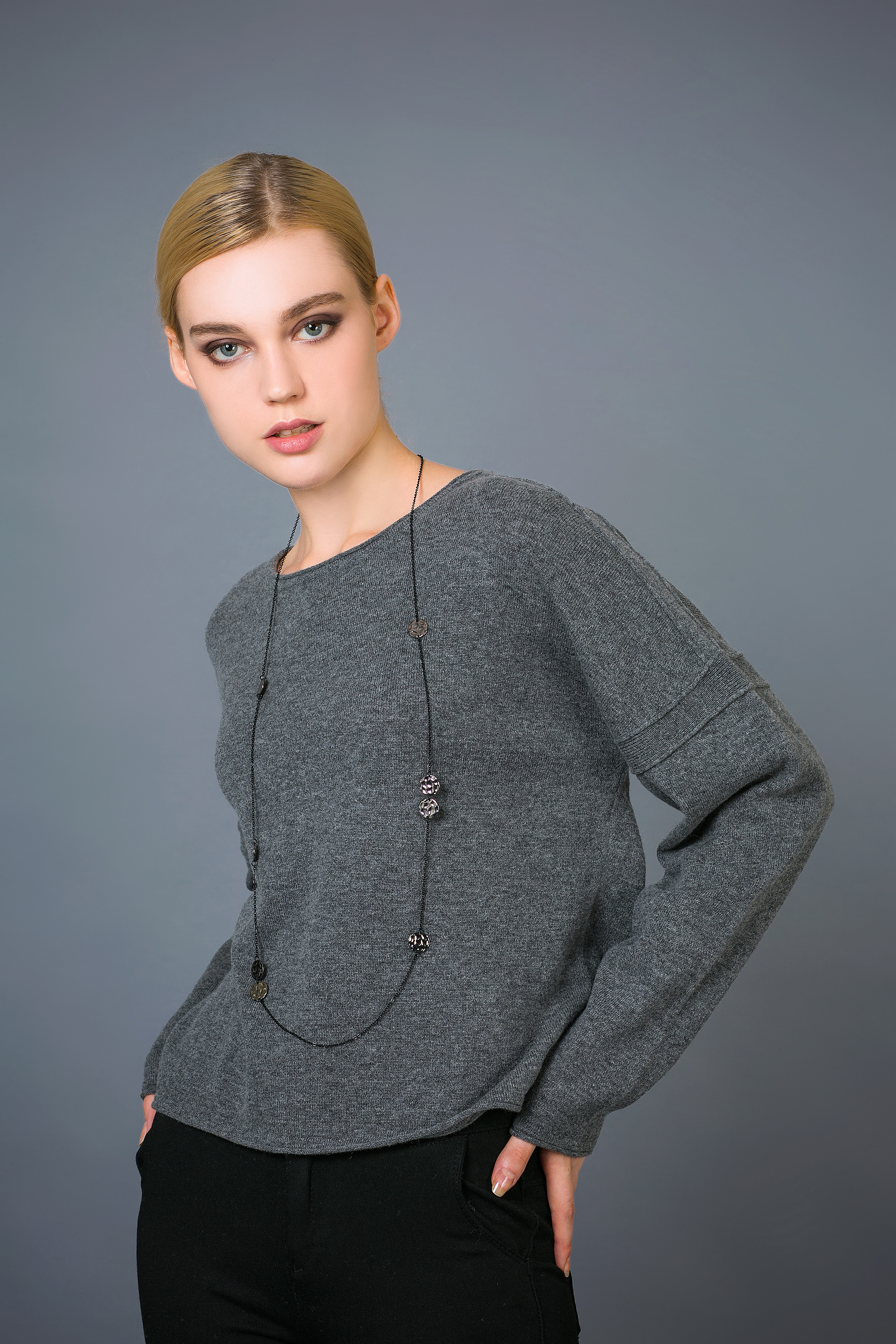 Lady's Fashion Cashmere Blended Sweater 
